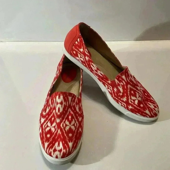 GIANI Bernini Charaapnk Coral slip on women’s size 8-8.5 - Picture 1 of 7